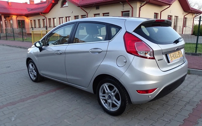 Ford Fiesta cena 27900 przebieg: 167000, rok produkcji 2013 z Góra małe 211